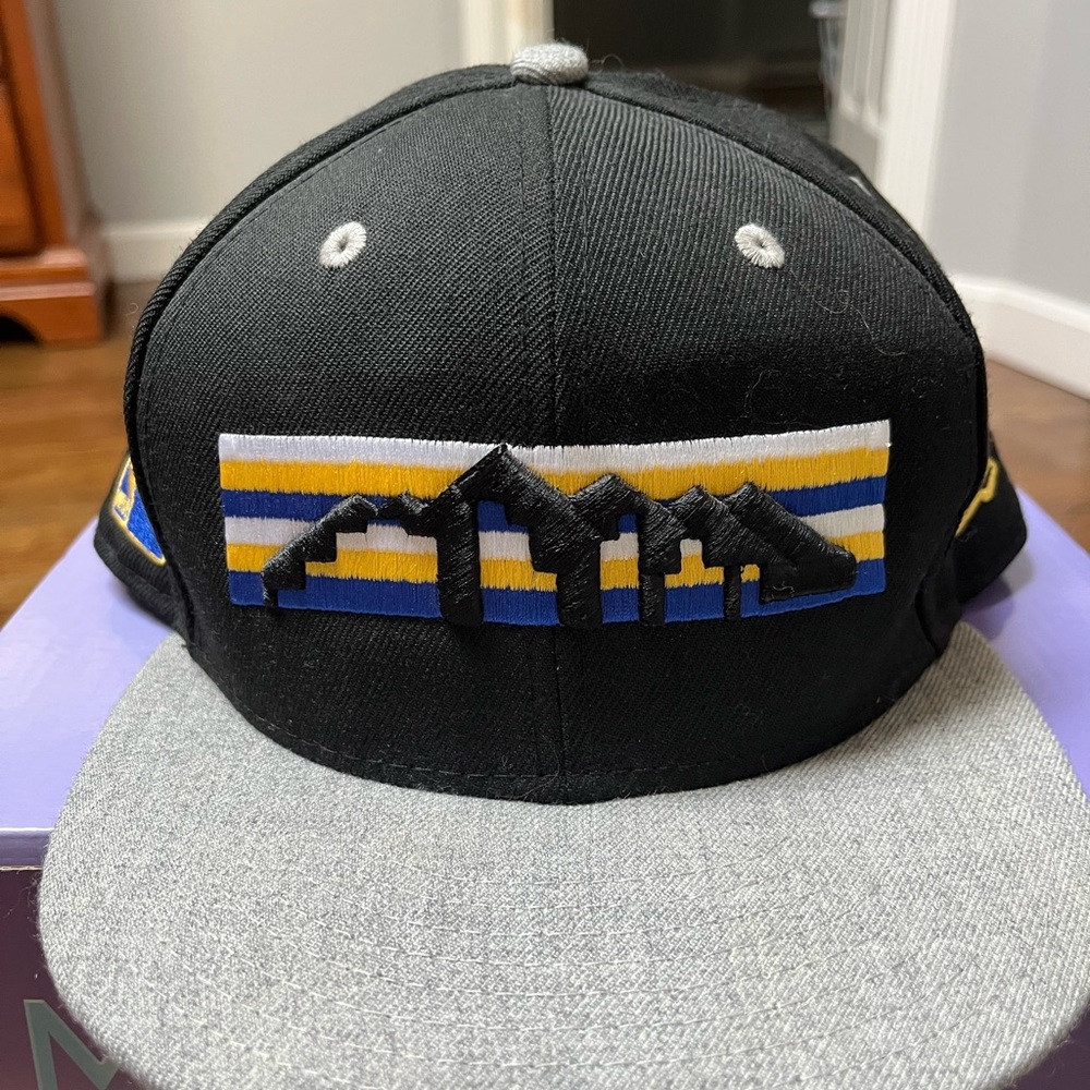 New Era Kids Black and Gray Mountain Hat